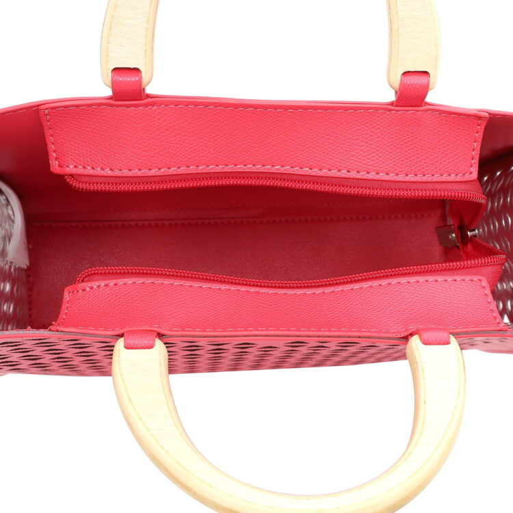 Sac cabas rose de la marque Tamaris. Référence : Lavinia 32090.670 pink. Disponible chez Chauss'Family magasin de chaussures et sacs à main à Issoire.