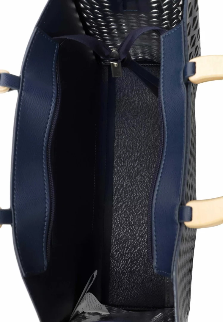 Sac cabas bleu de la marque Tamaris. Référence : Lavinia 32091.500 blue. Disponible chez Chauss'Family magasin de chaussures et sacs à main à Issoire.