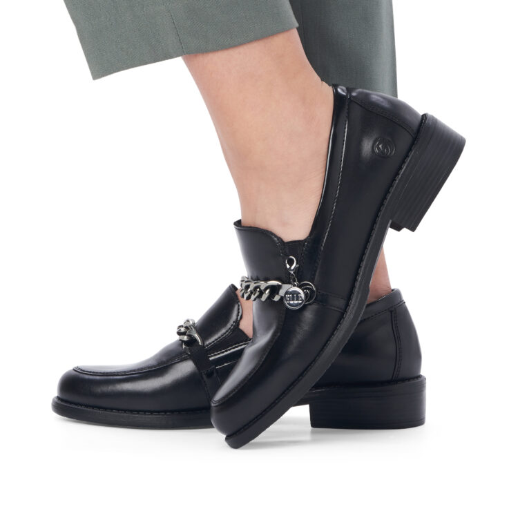 Mocassins noirs pour femme marque Remonte. Référence D0F03-01 Schwarz. Disponible chez Chauss'Family magasin de chaussures Issoire.