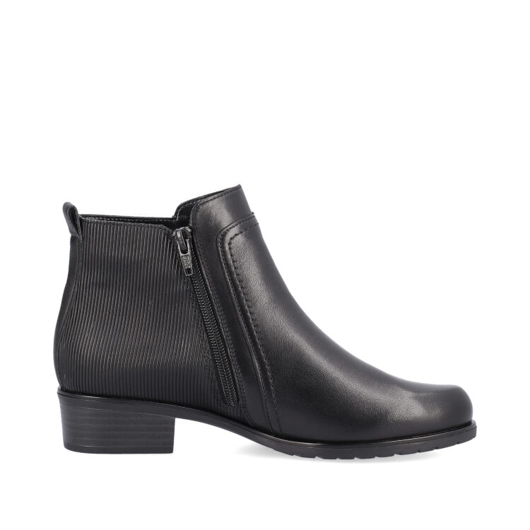 Bottine noires pour femme marque Remonte. Référence D6892-01 Schwarz. Disponible chez Chauss'Family magasin de chaussures Issoire.