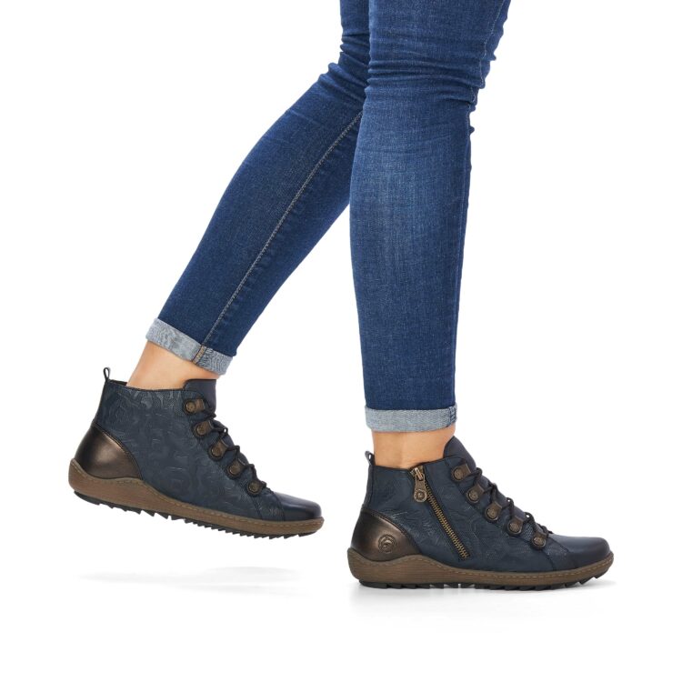 Baskets montantes bleu marine pour femme marque Remonte. Référence R1488-14 Pazifik. Disponible chez Chauss'Family magasin de chaussures Issoire