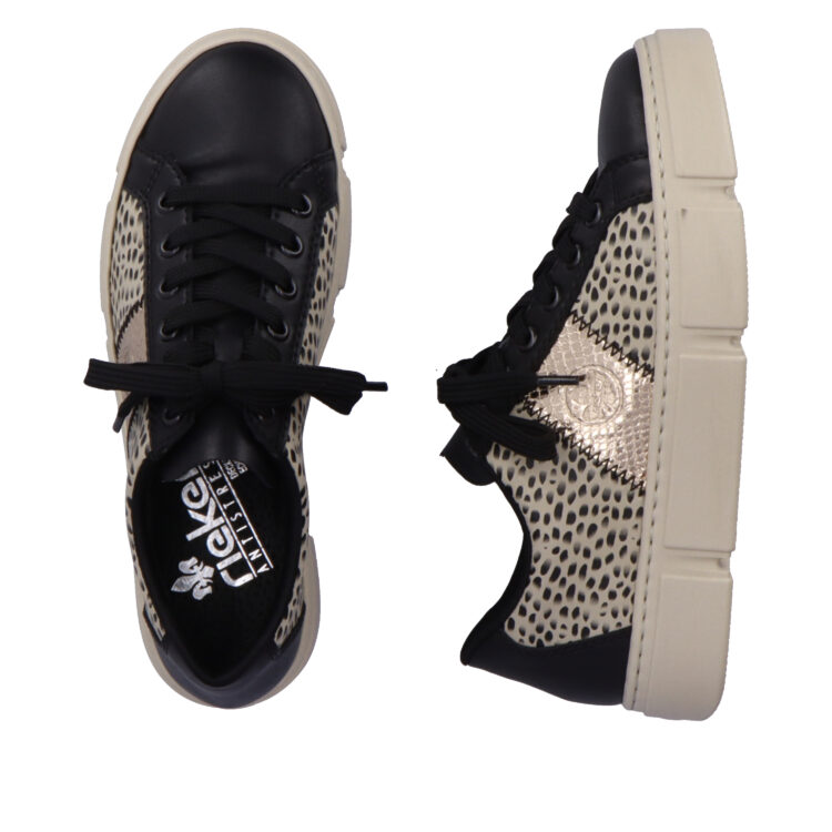 Baskets noires pour femme marque Rieker. Référence N5910-62 Schwarz. Disponible chez Chauss'Family magasin de chaussures à Issoire.