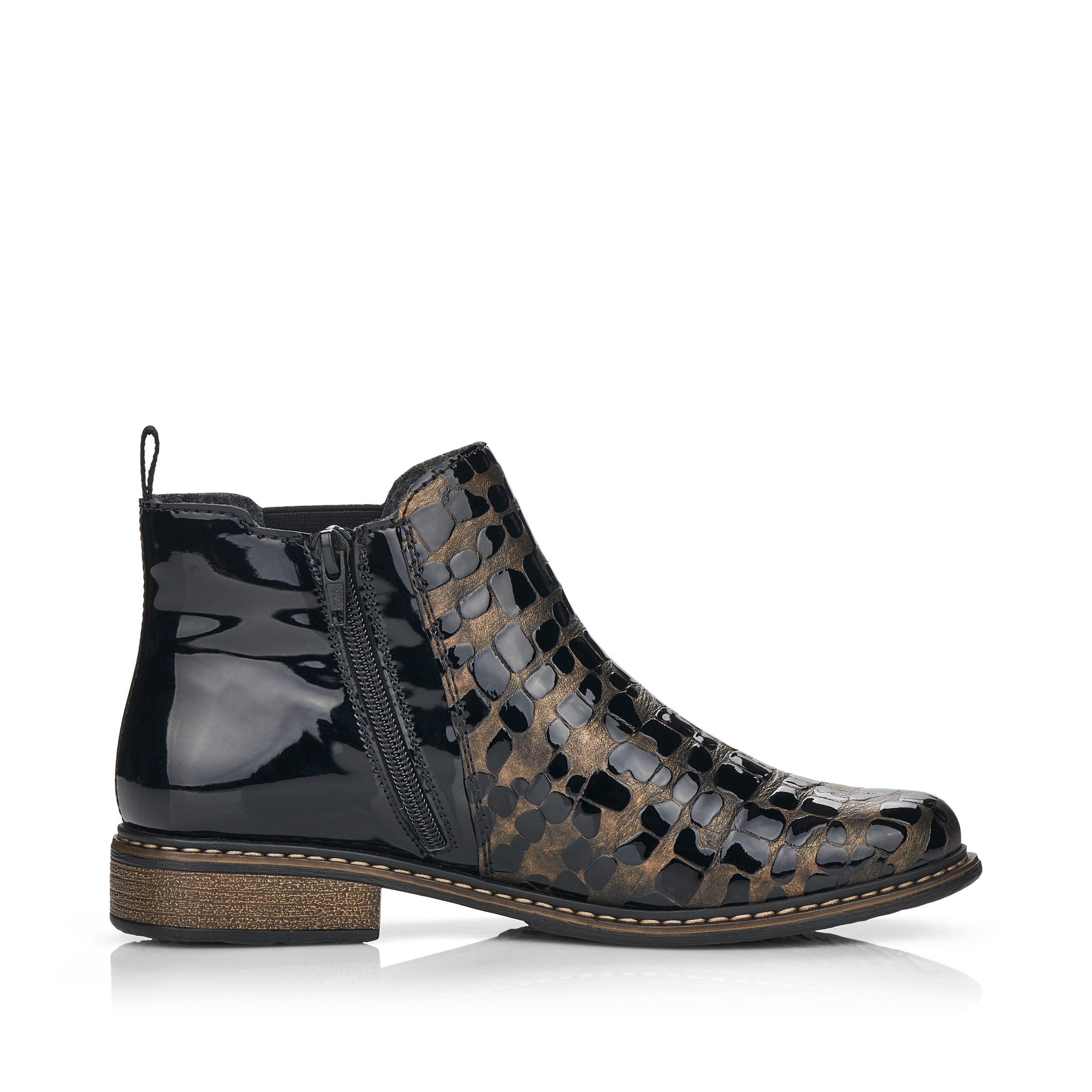 Bottines noires pour femme marque Rieker. Référence Z4965-90 Schwarz. Disponible chez Chauss'Family magasin de chaussures Issoire.