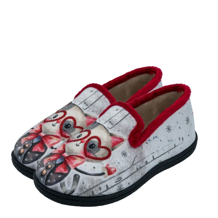 Pantoufles motif Chat pour femme de la marque Plumaflex. Référence : Gato corazon R12215. Chauss'Family Issoire magasin de chaussures à Issoire.