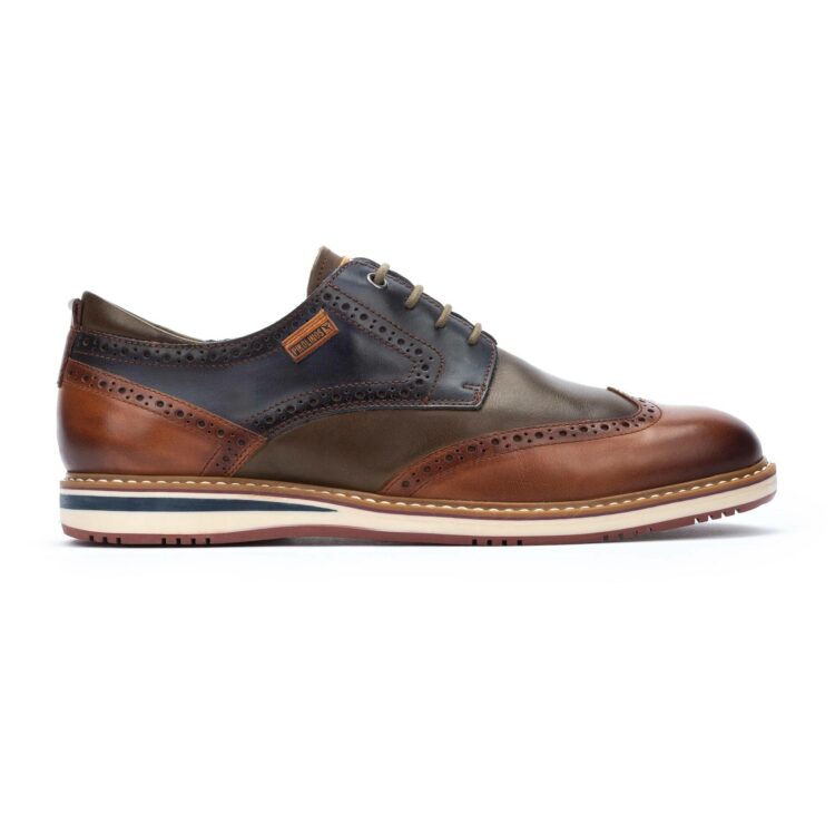 Derbies marron pour homme de la marque Pikolinos. Référence : Avila M1T-4191C1 Brandy. Disponible chez Chauss'Family magasin de chaussures à Issoire.