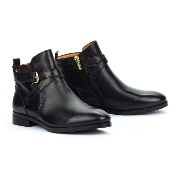 Bottines noires pour femme marque Pikolinos. Référence Royal W4D-8614 Black. Disponible chez Chauss'Family magasin de chaussures Issoire.