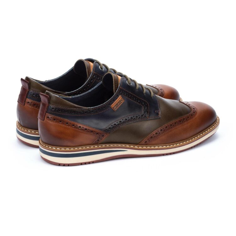 Derbies marron pour homme de la marque Pikolinos. Référence : Avila M1T-4191C1 Brandy. Disponible chez Chauss'Family magasin de chaussures à Issoire.