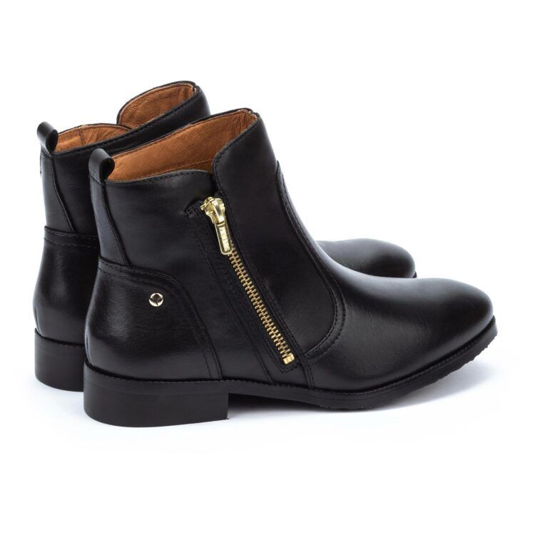 Bottines noires pour femme marque Pikolinos. Référence Royal W4D-8795 Black. Disponible chez Chauss'Family magasin de chaussures Issoire.