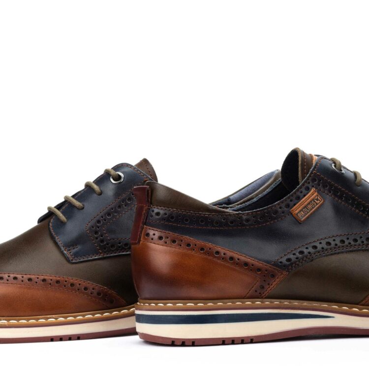 Derbies marron pour homme de la marque Pikolinos. Référence : Avila M1T-4191C1 Brandy. Disponible chez Chauss'Family magasin de chaussures à Issoire.