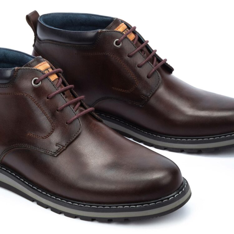 Bottines marron pour homme marque Pikolinos. Référence Berna M8J-8181 Olmo. Disponible chez Chauss'Family magasin chaussures Issoire