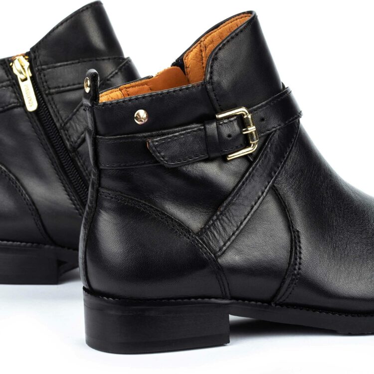 Bottines noires pour femme marque Pikolinos. Référence Royal W4D-8614 Black. Disponible chez Chauss'Family magasin de chaussures Issoire.