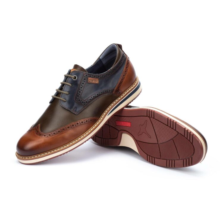 Derbies marron pour homme de la marque Pikolinos. Référence : Avila M1T-4191C1 Brandy. Disponible chez Chauss'Family magasin de chaussures à Issoire.