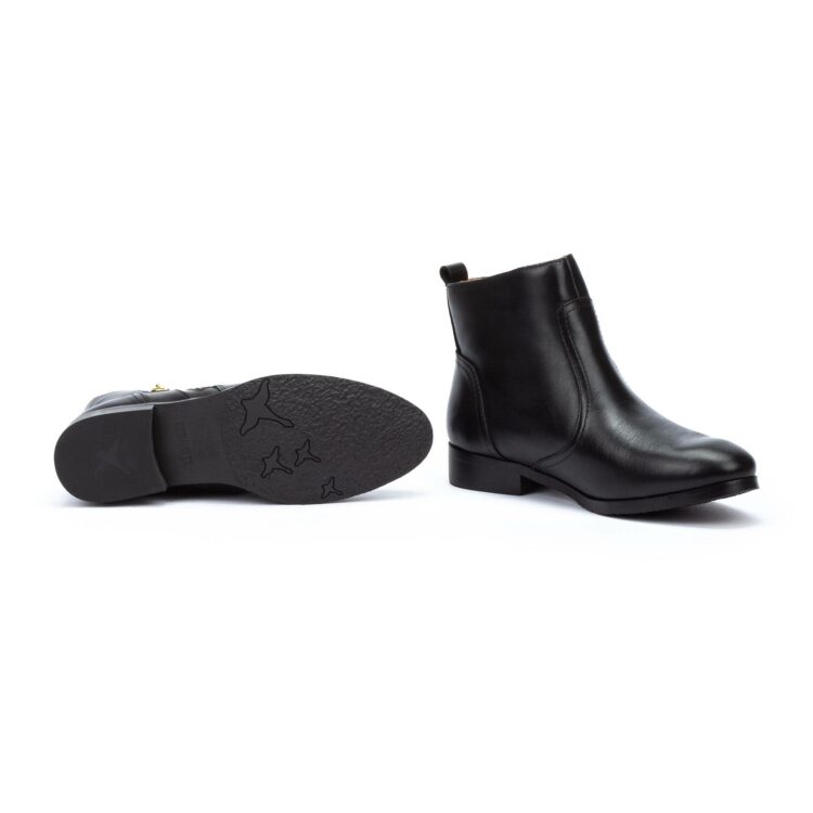 Bottines noires pour femme marque Pikolinos. Référence Royal W4D-8795 Black. Disponible chez Chauss'Family magasin de chaussures Issoire.