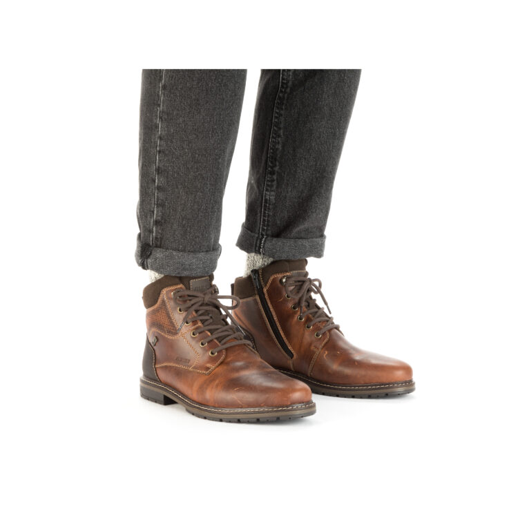 Bottines chaudes pour homme marque Rieker. Référence 13740-24 Braun. Disponible chez Chauss'Family magasin de chaussures Issoire.