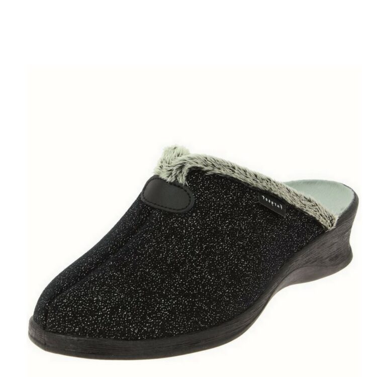 Mules noires à talons pour femme marque Fargeot référence Voyance Noir. Disponible chez Chauss'Family magasin de chaussures à Issoire.