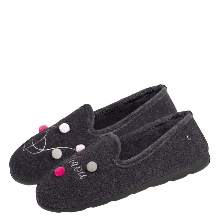 Slippers grismotif chat Isotoner. Référence 97352 gris chiné. Disponible chez Chauss'Family magasin de chaussures et pantoufles à Issoire.