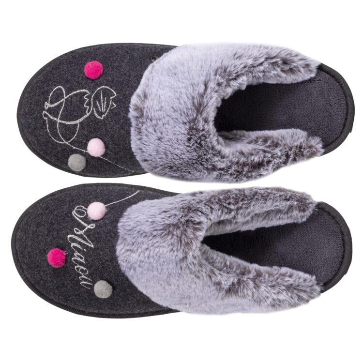 Mules motif chat pour femme marque Isotoner. Référence 97357 gris chiné. Disponible chez Chauss'Family magasin de chaussures à Issoire.