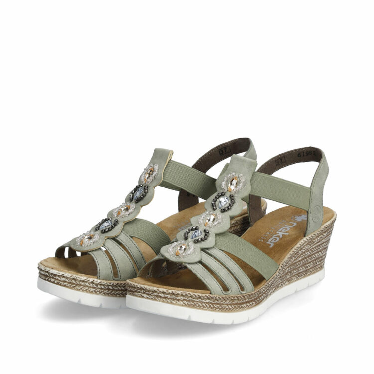 Sandales vertes à talons pour femme de la marque Rieker. Référence : 619B2-52 Pistazie. Disponible chez Chauss'Family magasin de chaussures à Issoire.