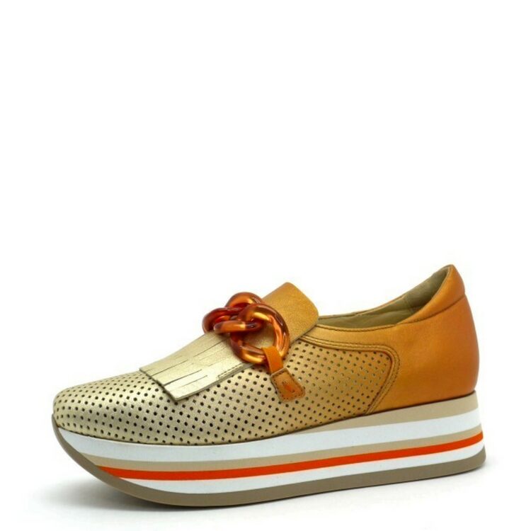 Mocassins orange de la marque Softwaves. Référence Cloe 7.78.67 / 006 Platino/Pumpkin. Disponible chez Chauss'Family magasin de chaussures à Issoire.