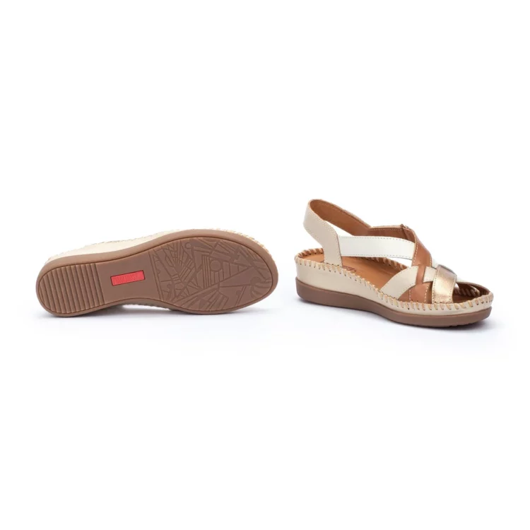 Sandales beiges pour femme de la marque Pikolinos. Référence : Cadaques W8K-0741C2 Disponible chez Chauss'Family chaussures à Issoire.