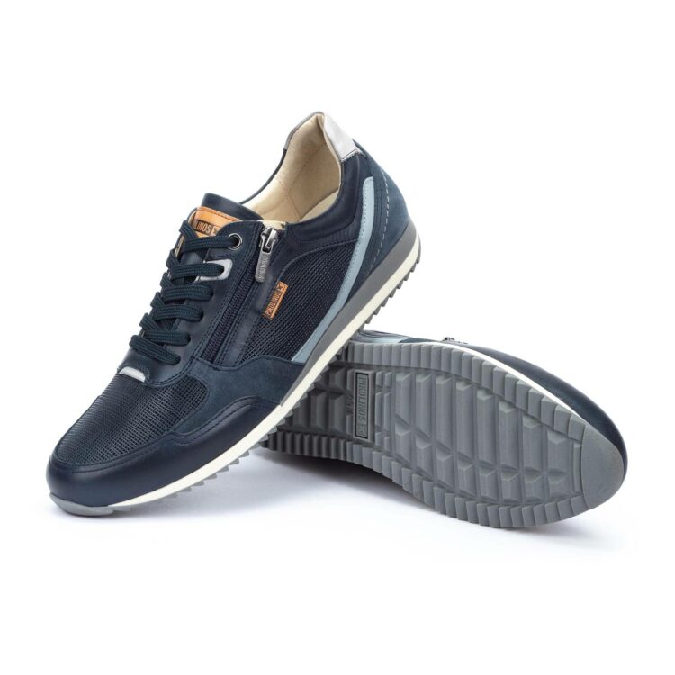 Baskets bleues pour homme de la marque Pikolinos. Référence : Liverpool M2A-6262C1 Blue. Disponible chez Chauss'Family magasin chaussures Issoire.