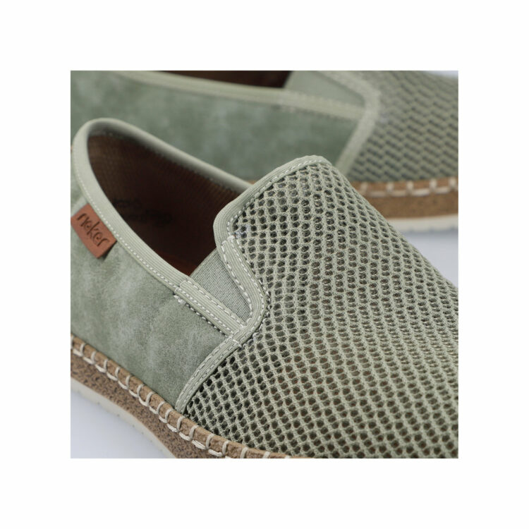 Mocassins toile verts de la marque Rieker. Référence B5265-52 Sage. Disponible chez Chauss'Family magasin de chaussures à Issoire.