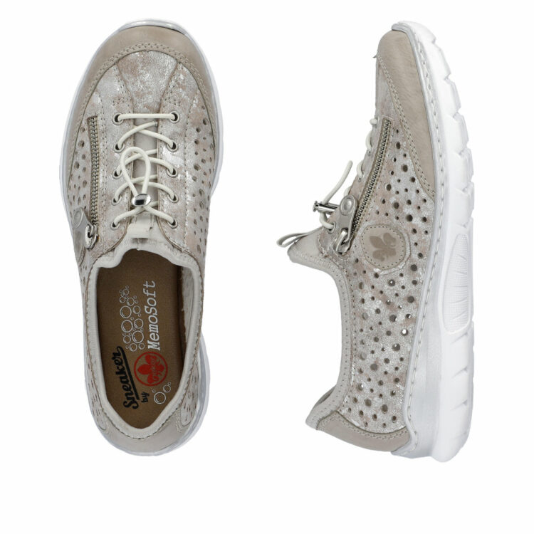 Baskets argentées pour femme marque Rieker. Référence L32P6-90 Ice rose. Disponible chez Chauss'Family magasin de chaussures à Issoire.