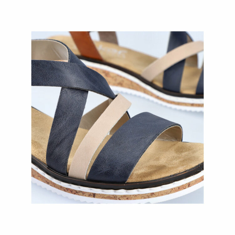 Sandales bleu marine pour femme de la marque Rieker. Référence : V3663-91 Pazifik. Disponible chez Chauss'Family magasin de chaussures à Issoire.