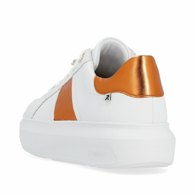 Baskets blanche et orange pour femme marque Rieker. Référence W1202-80 orange. Disponible chez Chauss'Family magasin de chaussures à Issoire.