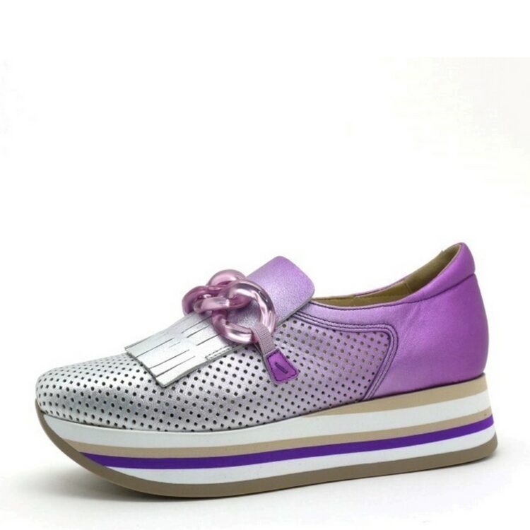 Mocassins violets de la marque Softwaves. Référence Cloe 7.78.67/008 Silver Lila. Disponible chez Chauss'Family magasin de chaussures à Issoire.