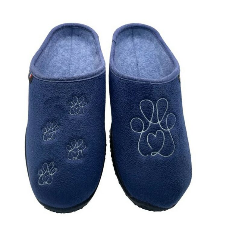 Mules motif chat pour femme de la marque Airplum. Référence : Berlioz Bleu. Disponible chez Chauss'Family magasin de chaussures à Issoire.