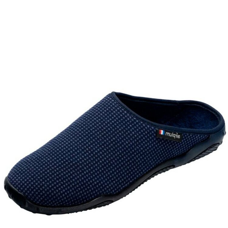 Mules bleues pour homme de la marque Airplum. Référence : Denis marine. Disponible chez Chauss'Family magasin de chaussures à Issoire.