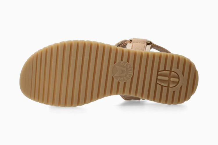 Sandales réglables pour femme marque Mephisto. Référence : Jeanie Camel 9553. Disponible chez Chauss'Family magasin de chaussures à Issoire.