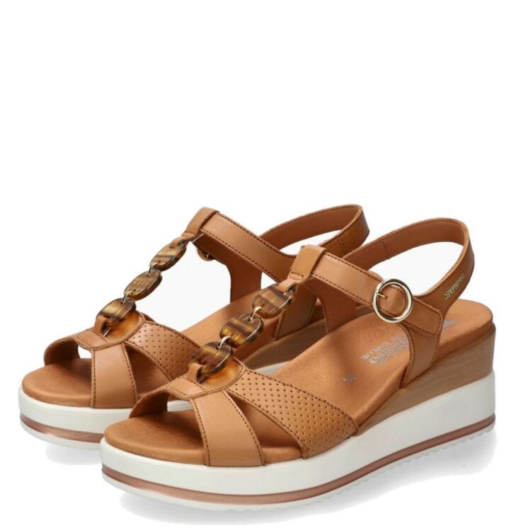 Sandales compensées pour femme marque Mephisto. Référence Seline Brandy. Disponible chez Chauss'Family magasin de chaussures à Issoire.