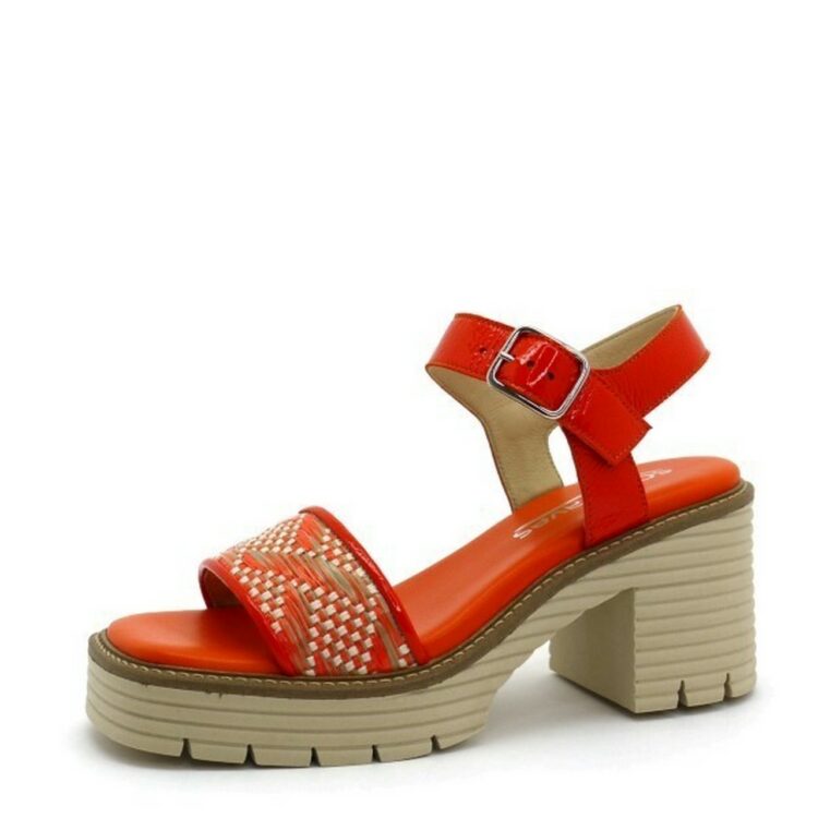 Sandales à talons pour femme de la marque Softwaves. Référence : 8.96.01/004 mandarina. Disponible chez Chauss'Family magasin de chaussures à Issoire.