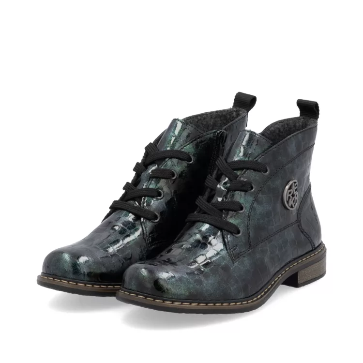 Bottines vertes vernies de la marque Rieker pour femme. Référence : 71205-90 Vert. Disponible chez Chauss'Family magasin de chaussures à Issoire.