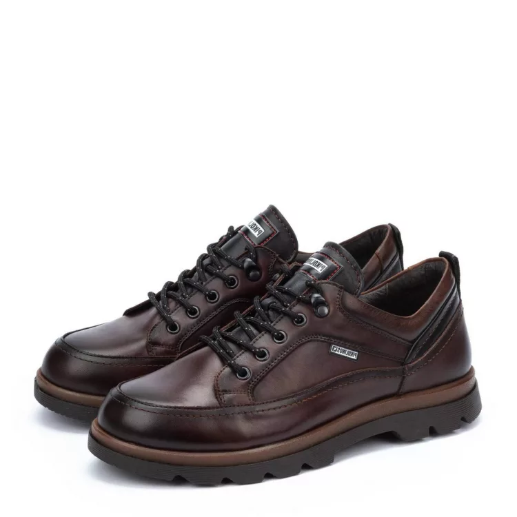 Chaussures à lacets de la marque Pikolinos. Référence Vigo M3M-4163C1 Olmo. Disponible chez Chauss'Family magasin de chaussures à Issoire.