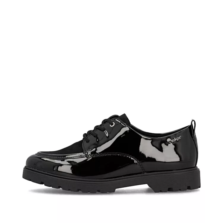 Derbies noires vernies de la marque Rieker pour femme. Référence : 45500-00 Noir. Disponible chez Chauss'Family magasin de chaussures à Issoire.