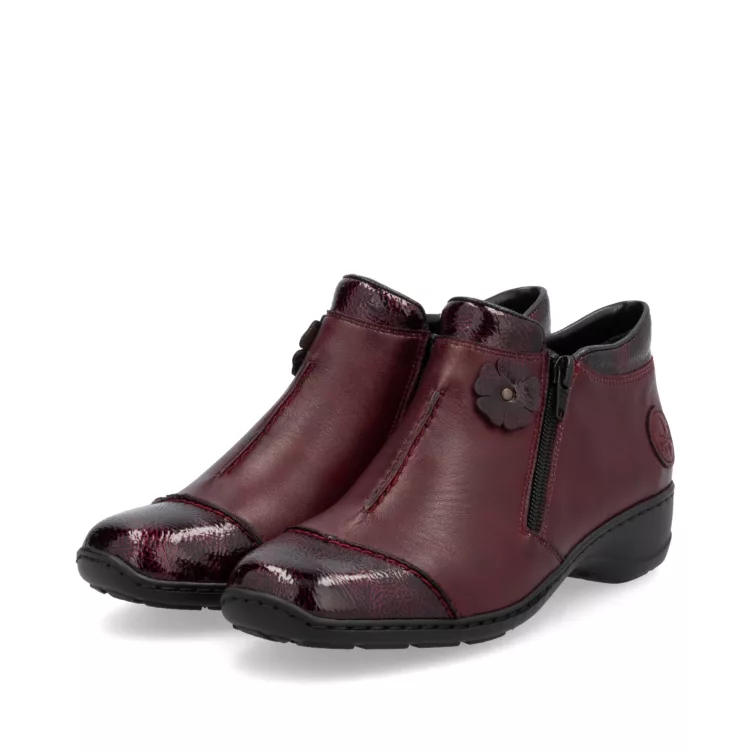 Bottillons bordeaux pour femme de la marque Rieker. Référence 58388-36 Bordeaux. Disponible chez Chauss'Family magasin de chaussures à Issoire.