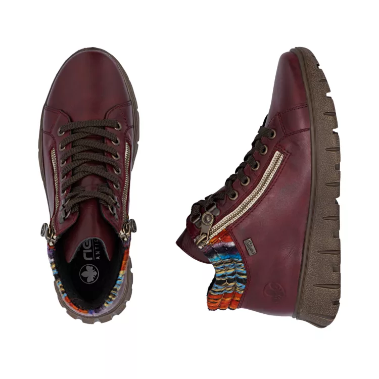 Baskets montantes bordeaux de la marque Rieker. Référence : N1305-35 Bordeaux. Disponible chez Chauss'Family magasin de chaussures à Issoire.