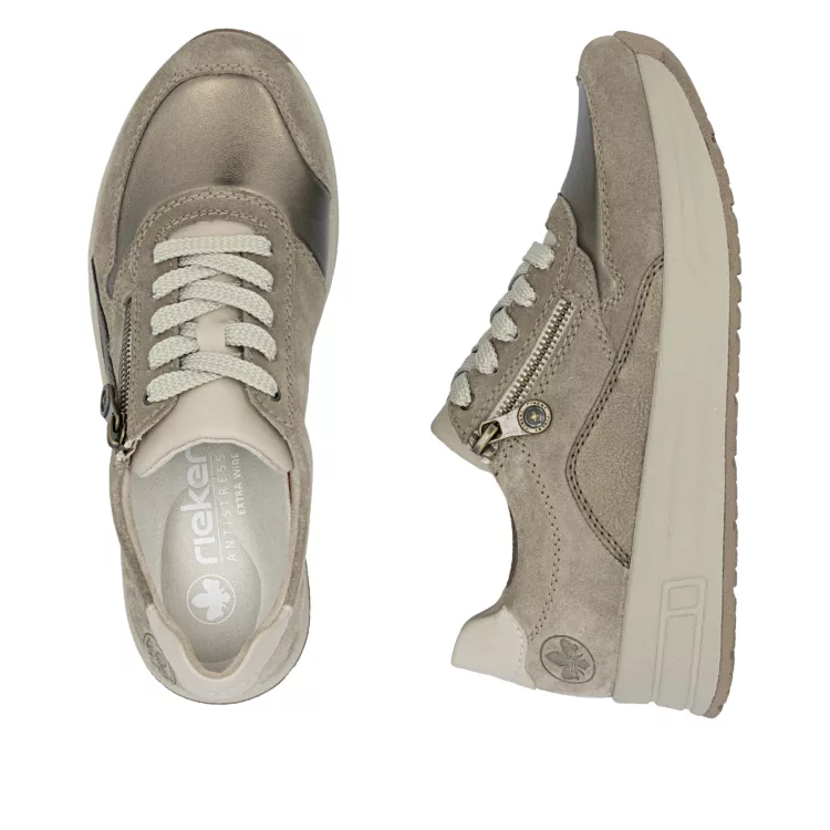 Baskets larges beiges de la marque Rieker pour femme. Référence : N8114-61 Beige. Disponible chez Chauss'Family magasin de chaussures à Issoire.