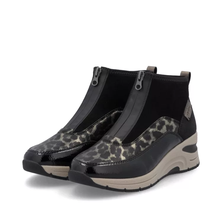 Chaussures montantes léopard de la marque Rieker. Référence : N9362-00 Noir . Disponible chez Chauss'Family magasin de chaussures à Issoire.