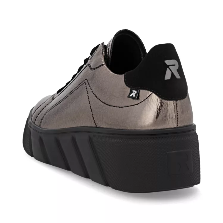 Baskets argentées à plateforme de la marque Rieker pour femme. Référence : W2601-91 Métallique. Disponible chez Chauss'Family magasin de chaussures Issoire.