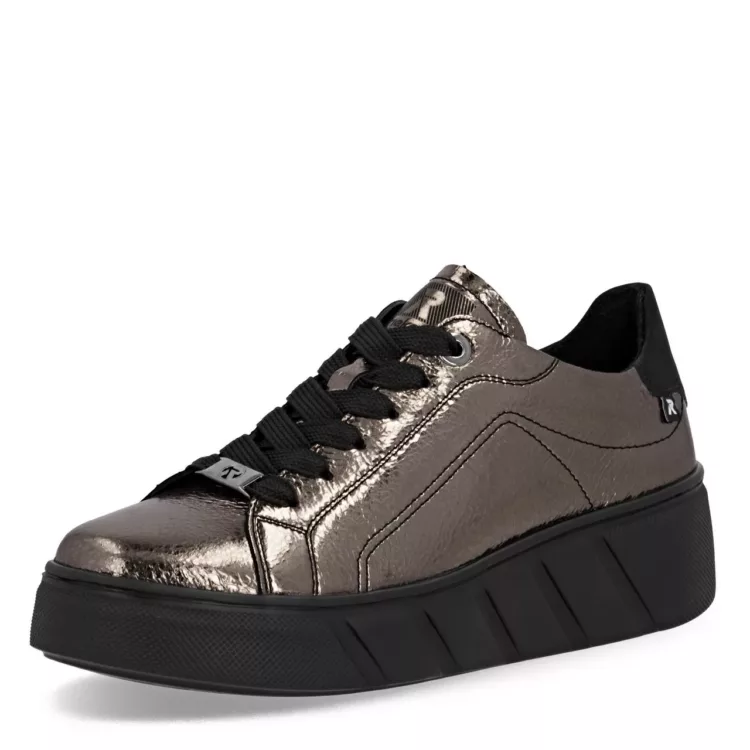 Baskets argentées à plateforme de la marque Rieker pour femme. Référence W2601-91 Métallique. Disponible chez Chauss'Family magasin de chaussures à Issoire.