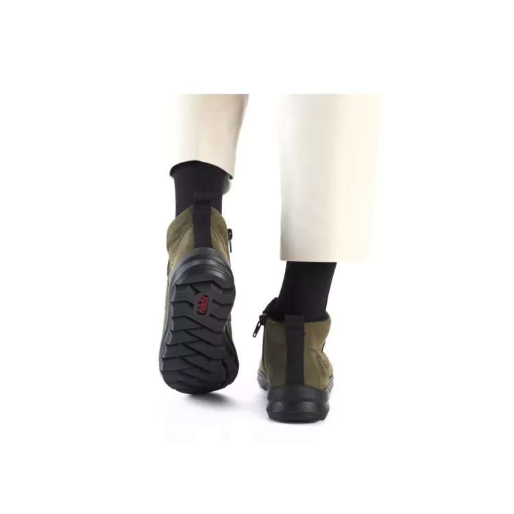 Bottines kaki à lacets pour femme marque Rieker. Référence Z0022-54 Kaki. Disponible chez Chauss'Family magasin de chaussures Issoire.