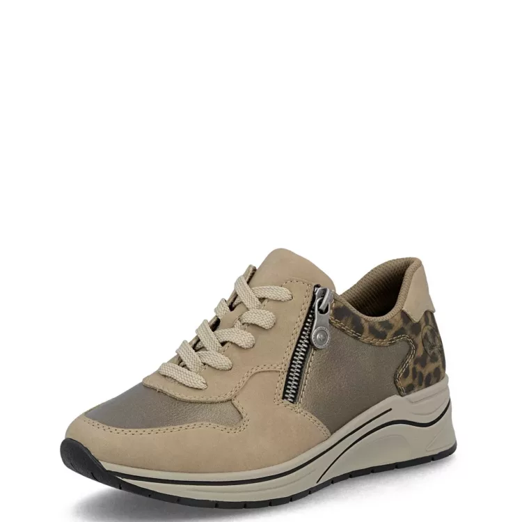 Baskets compensées léopard de la marque Rieker pour femme. Référence : N9503-20 Beige. Disponible chez Chauss'Family magasin de chaussures à Issoire.