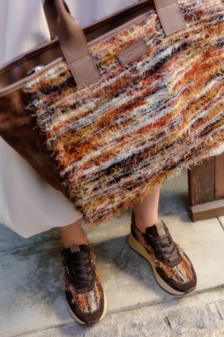 Baskets marron de la marque Softwaves pour femme. Référence : 8.95.20/006 Ariana Fondente/Capuc. Disponible chez Chauss'Family magasin de chaussures Issoire