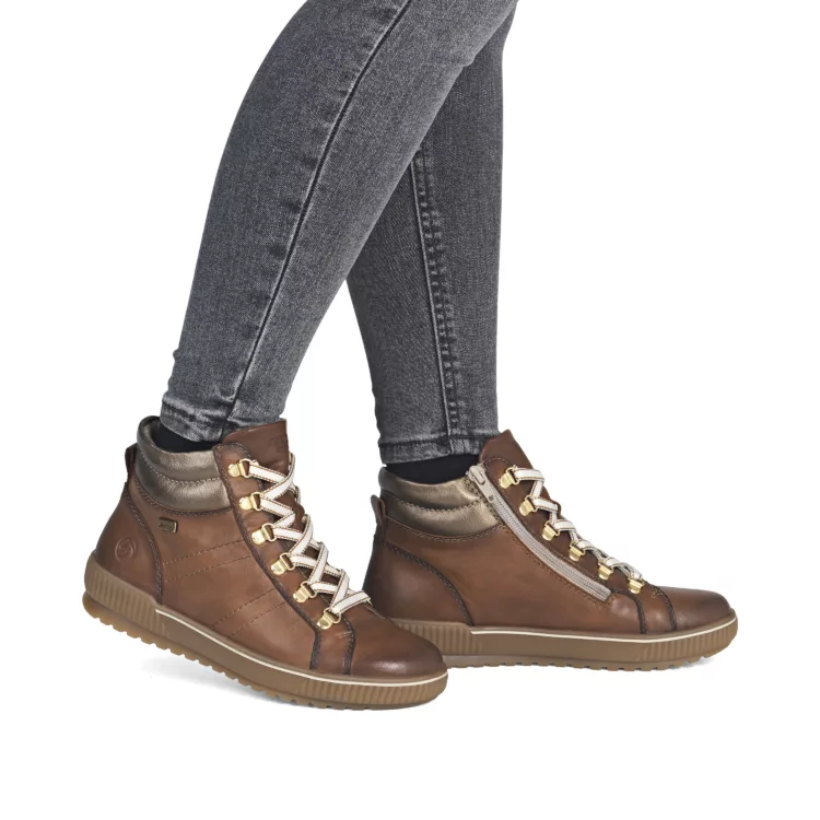 Baskets montantes marron pour femme marque Remonte. Référence D0781-24 Marron. Disponible chez Chauss'Family magasin de chaussures à Issoire.