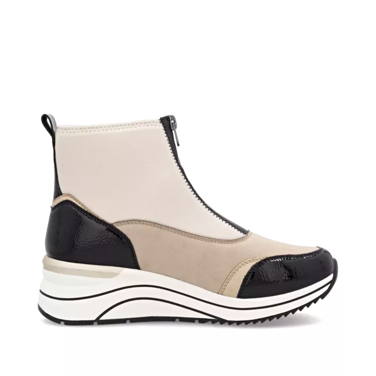 Chaussures montantes beige et noir pour femme de la marque Remonte. Référence D0T78-60 Beige Noir. Disponible chez Chauss'Family magasin chaussures Issoire.