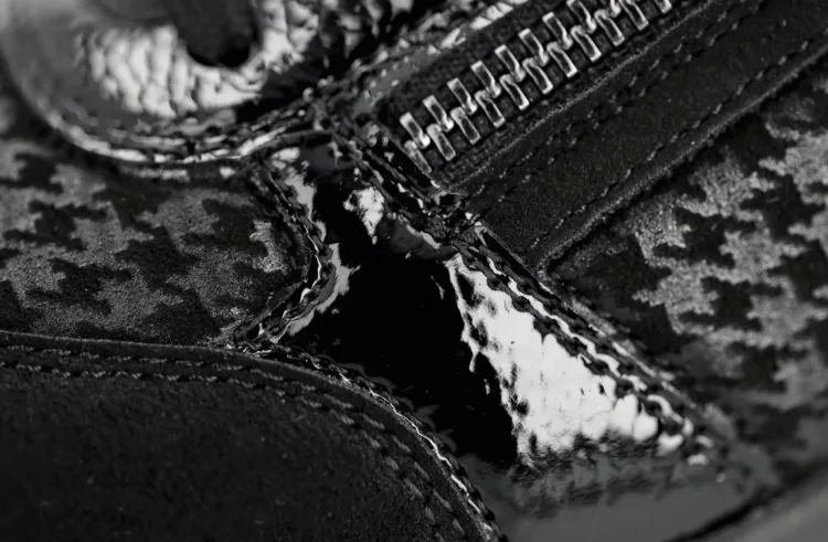 Baskets noires compensées pour femme de la marque Remonte. Référence D2401-08 Noir. Disponible chez Chauss'Family chaussures à Issoire.